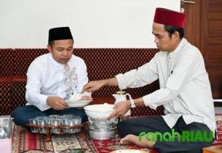 UAS Bersumpah di Hadapan Hakim, Ruang Sidang Abdul Wahid mendadak Hening